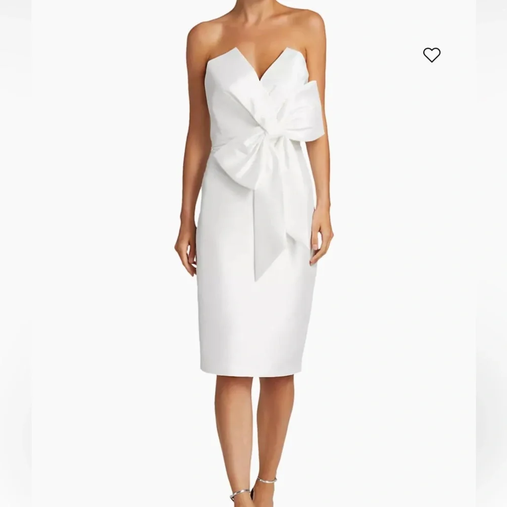 Badgley Mischka Bow-Front White Strapless Dress - Picture 1 of 8